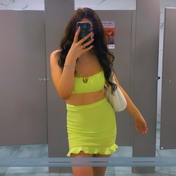 Oh polly yellow two piece set - Picture 2 of 2